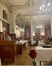 Dinner Room Hotel Edelweiss in Sils-Maria bei St. Moritz (&copy;Foto: ANdrea Vodermayr)